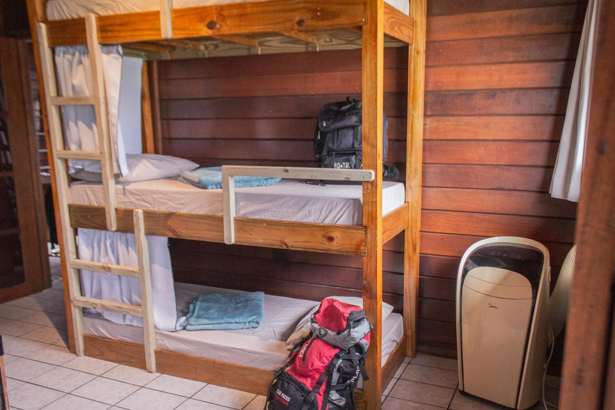 Nomades - Adventure & Coworking Albergue