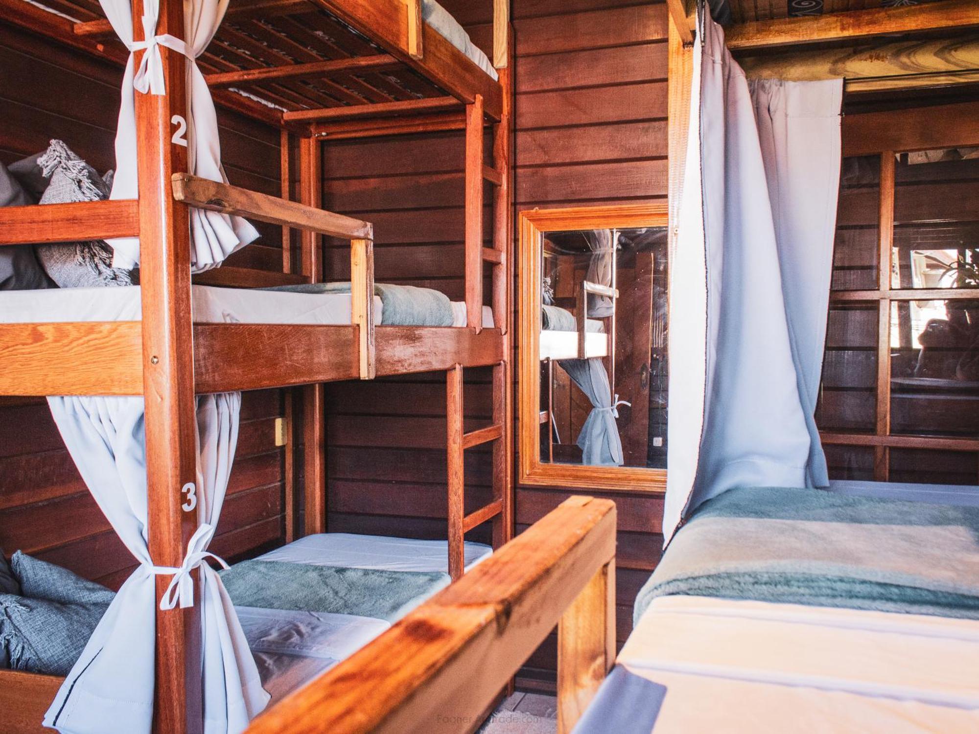 Nomades - Adventure & Coworking Albergue *